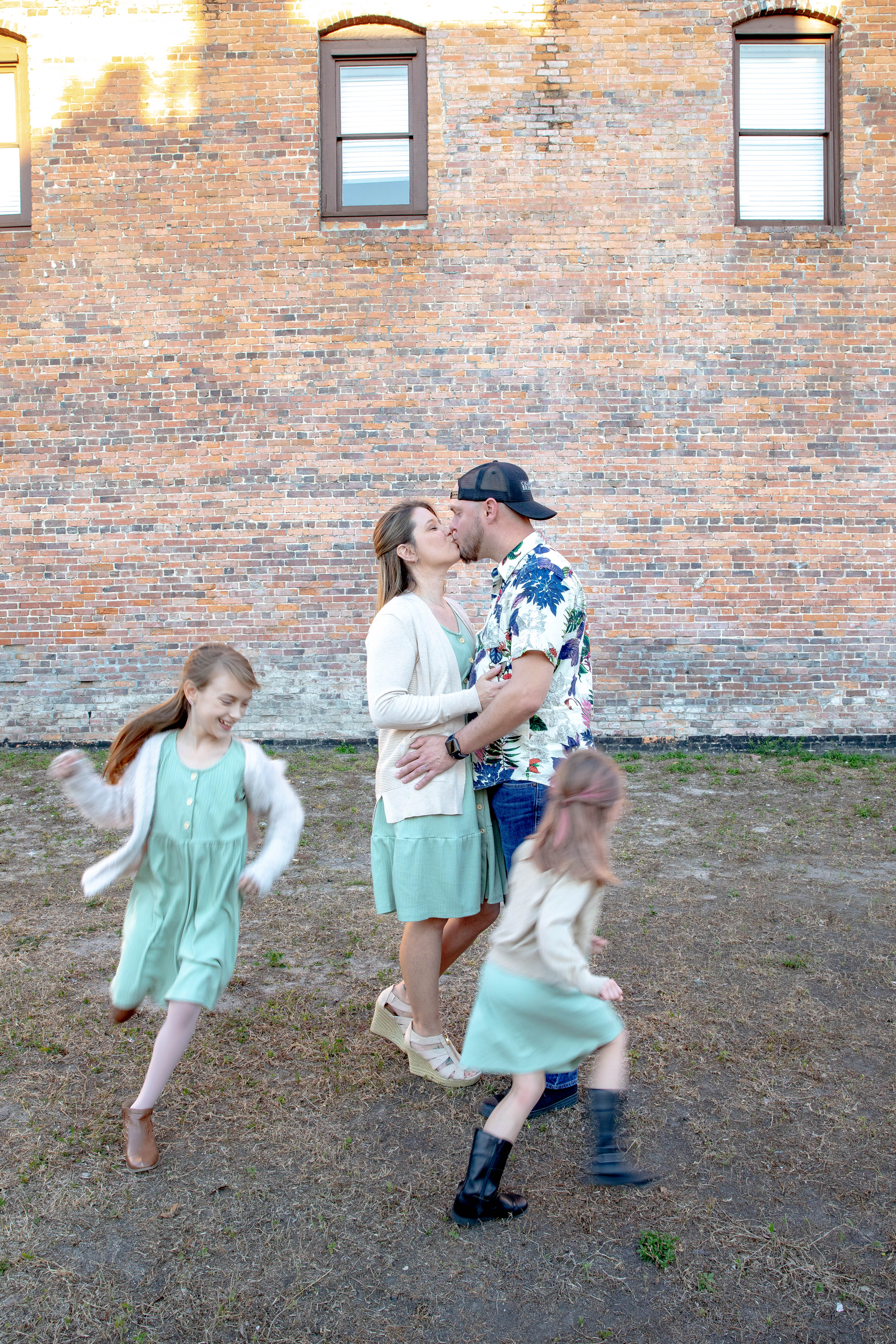 Family of 4 Ybor City sunset Photo Shoot
